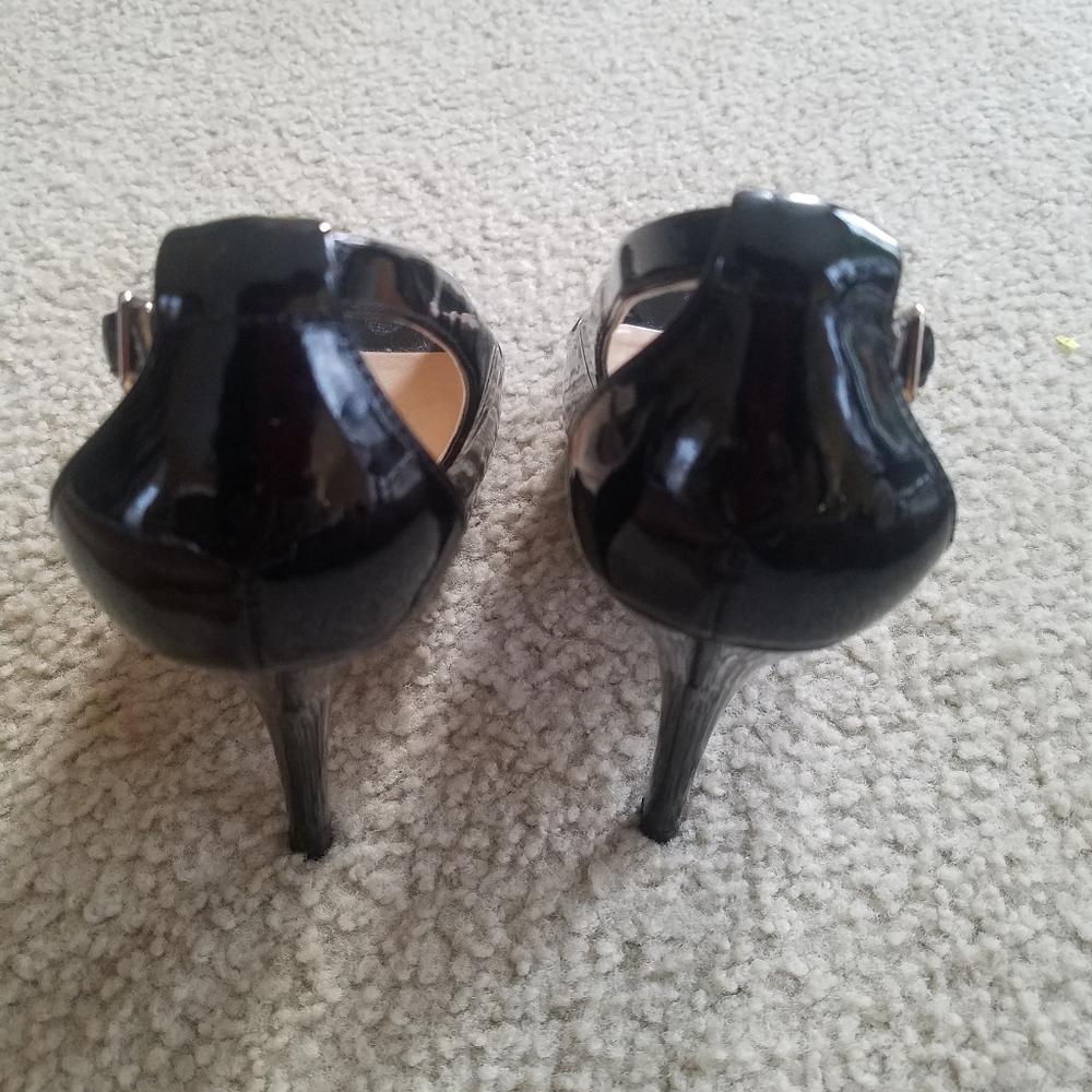 Guess Heels - Picture 3 of 4